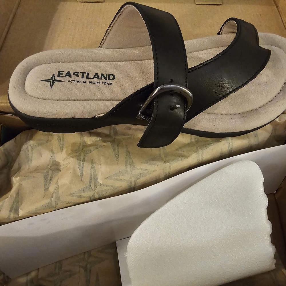 Eastland Women's Black Leather Sandals